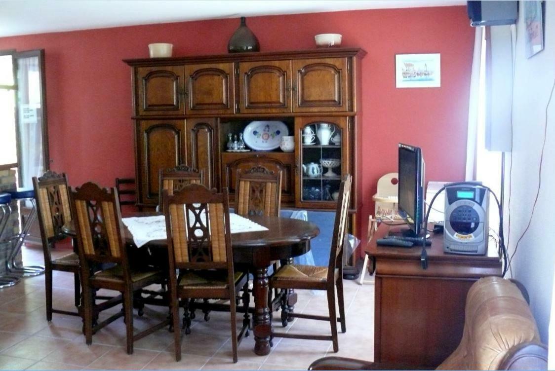Maison Bord Du Lac Marcillac-la-Croisille Exteriör bild