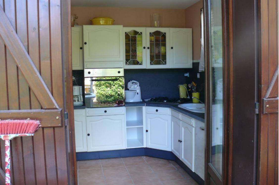 Maison Bord Du Lac Marcillac-la-Croisille Exteriör bild